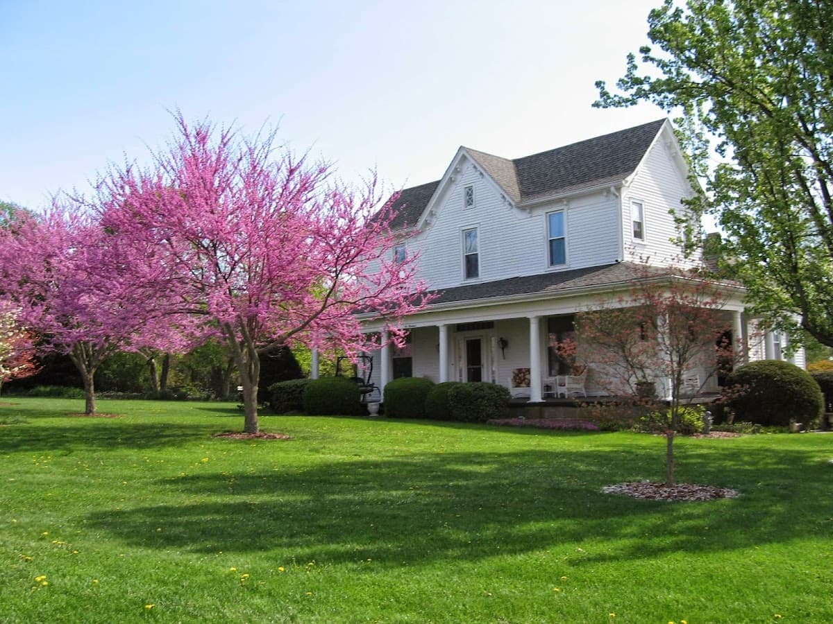 1898 Red Bud Bed & Breakfast
