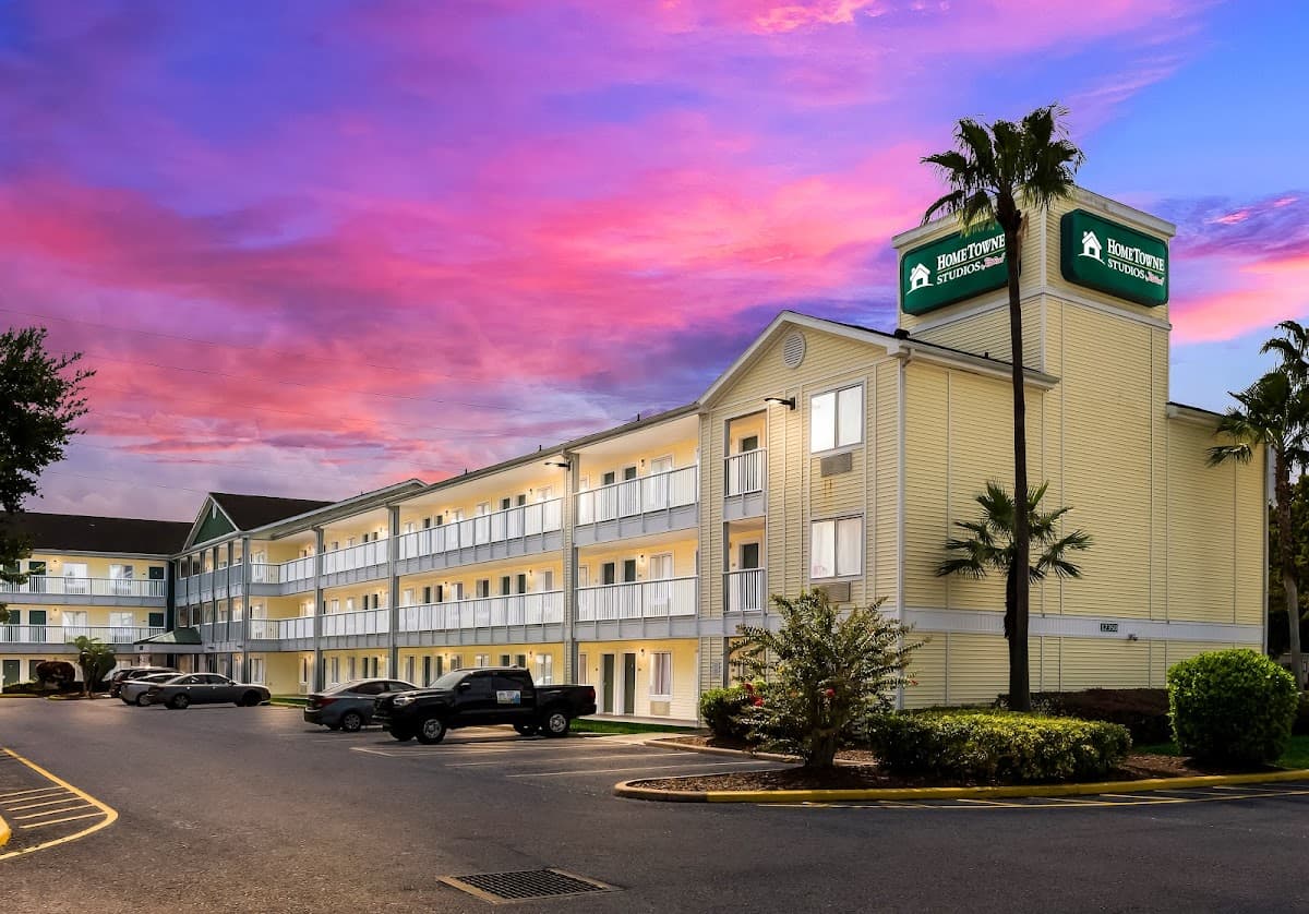 HomeTowne Studios Orlando - UCF Area