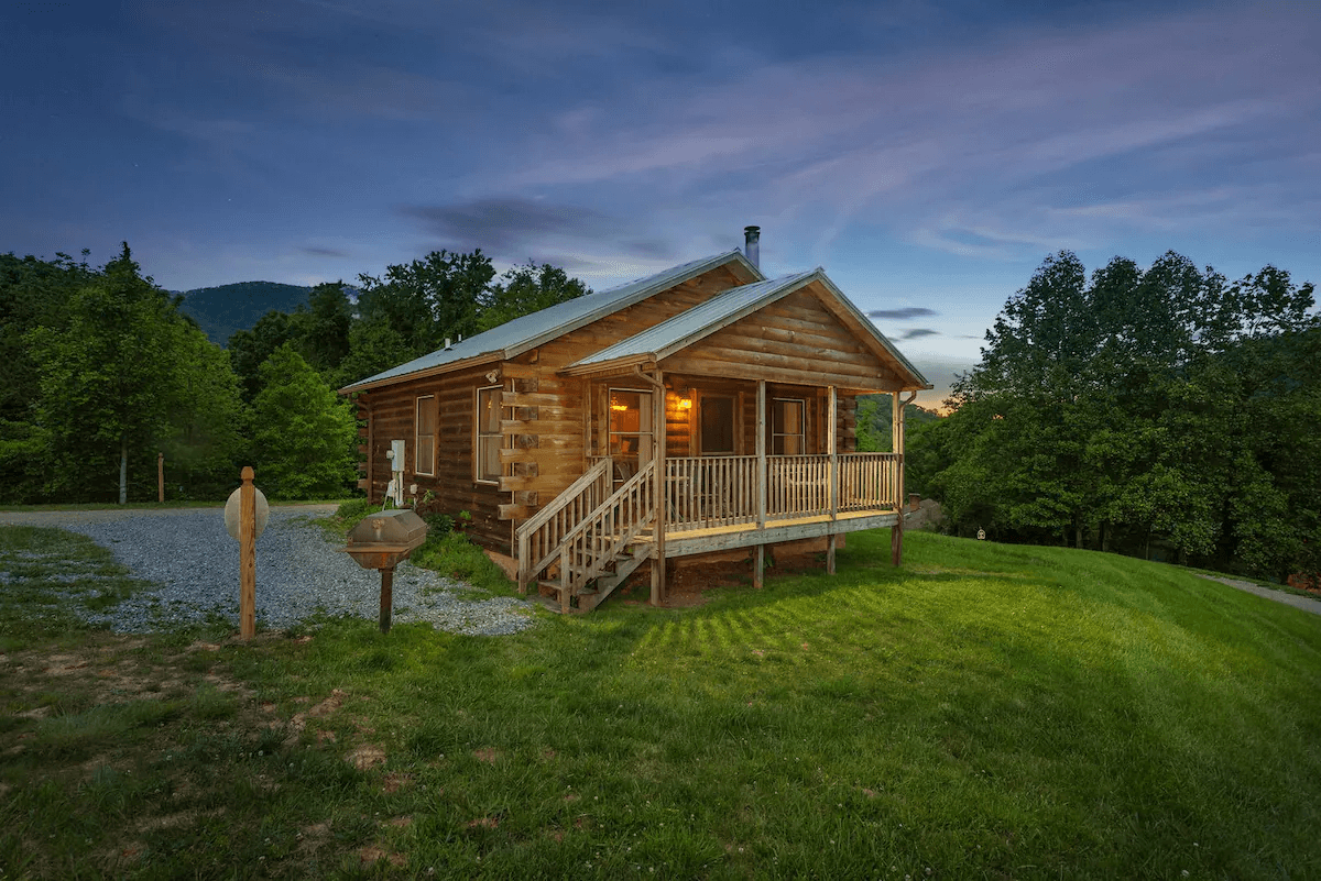 Engadine Inn and Cabins