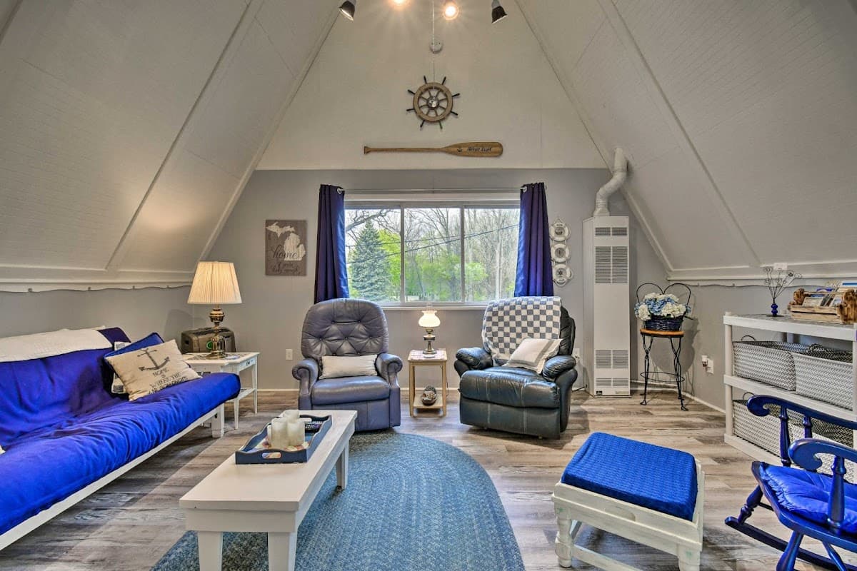 KJ's River Loft LLC