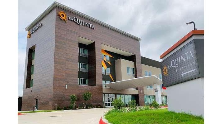 La Quinta Inn and Suites by Wyndham-Red Oak TX IH-35E