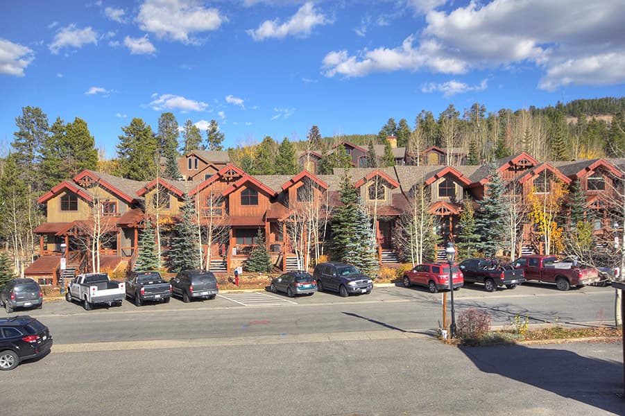 Placer Ridge Lookout by Pinnacle Lodging