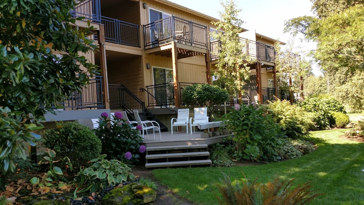 Lewis River Inn