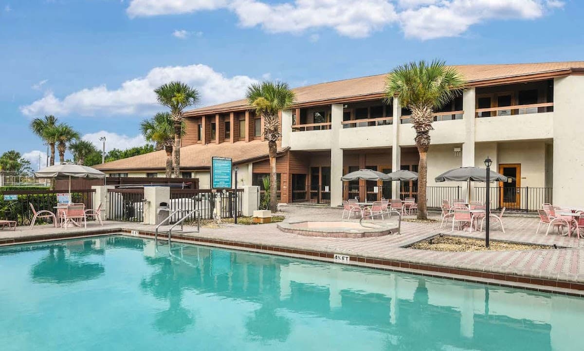 The Seasons Apartments