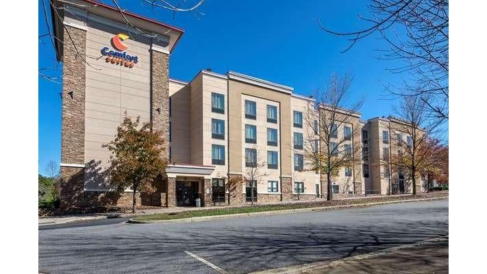 Comfort Suites Huntersville near Lake Norman