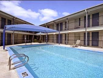 Super 8 San Antonio/ATT Center/Coliseum Area