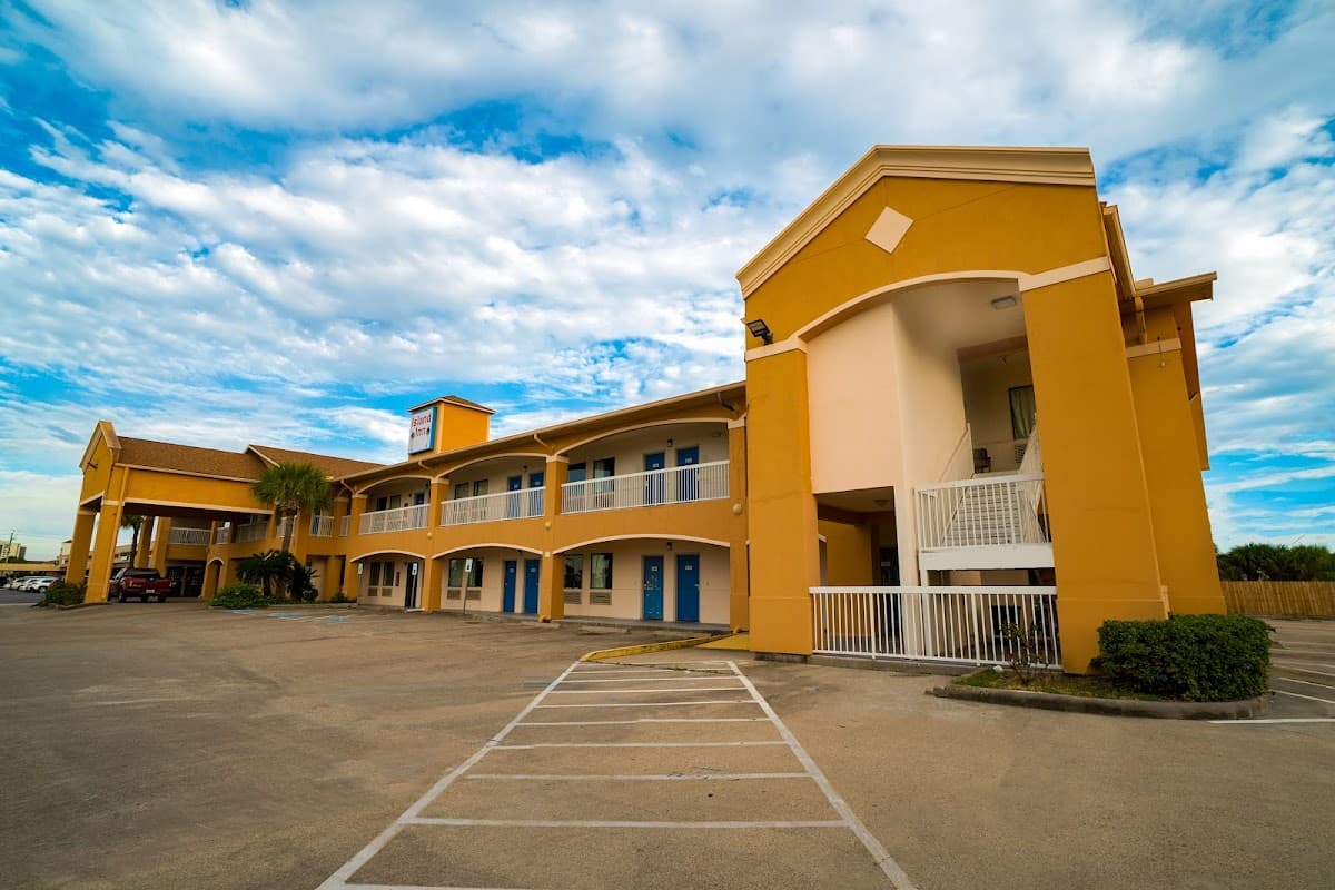 Island Inn By OYO Galveston Beach, TX