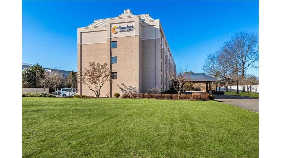 Comfort Inn & Suites Somerset - New Brunswick