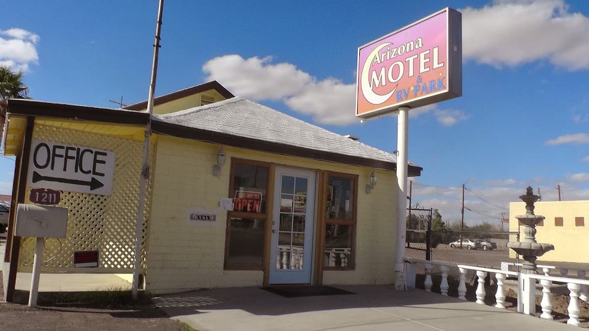 Arizona Moon Motel and RV Parking