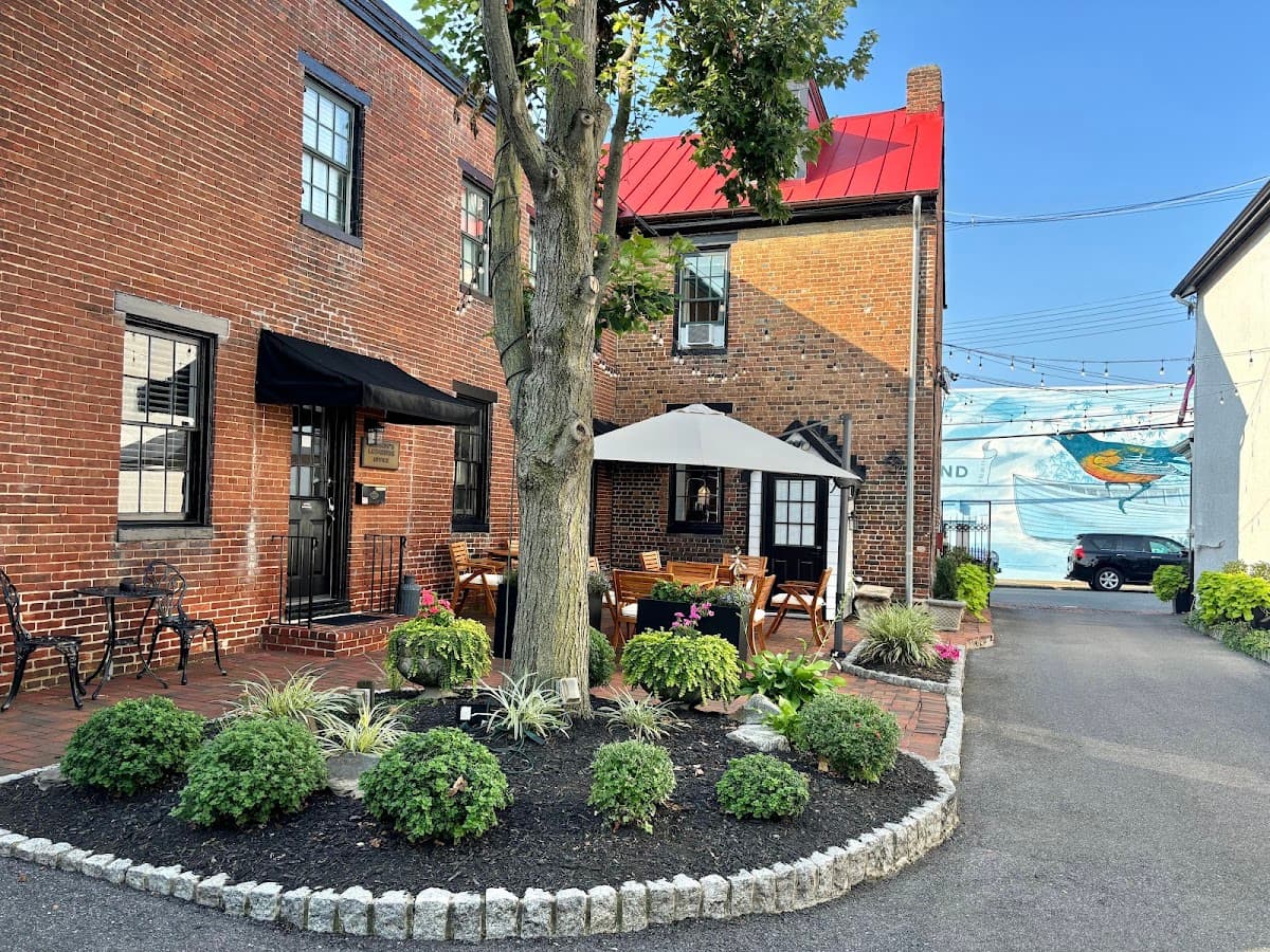 Gibson's Inn At Gate One