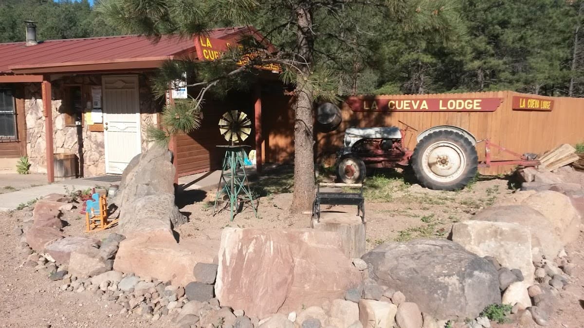 La Cueva Lodge
