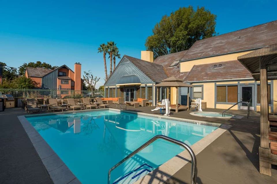 SenS Suites Livermore, SureStay Collection by Best Western