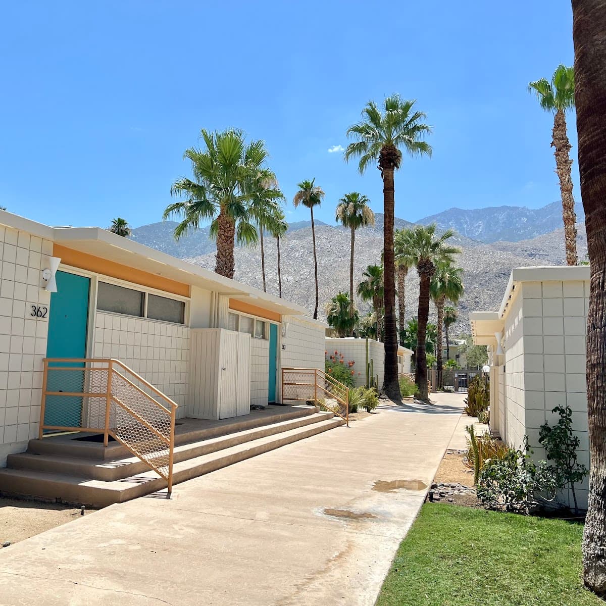 Ocotillo Lodge