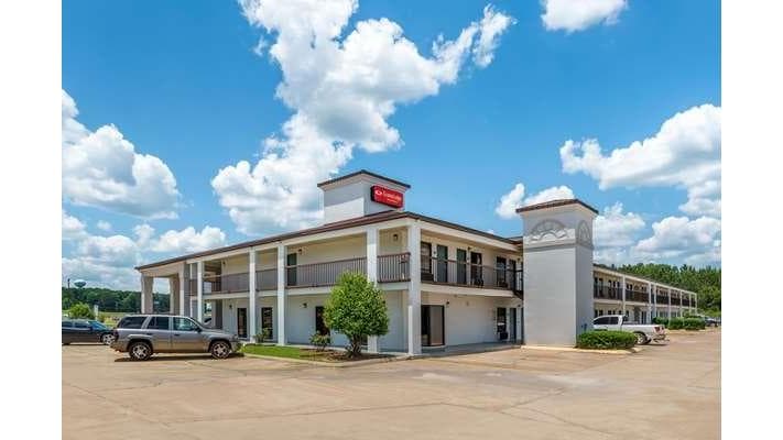 Econo Lodge Inn & Suites