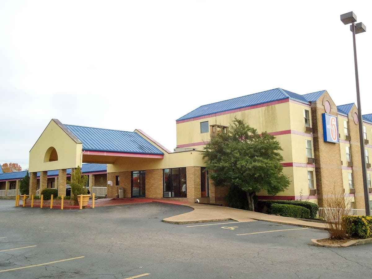 Jackson Heights Inn and Suites