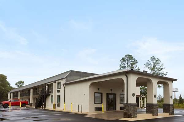 Super 8 by Wyndham Perry GA