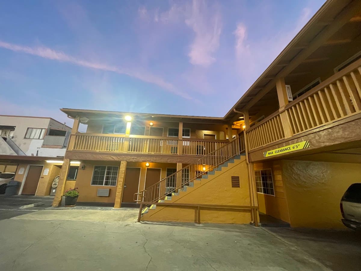 Navajo Lodge