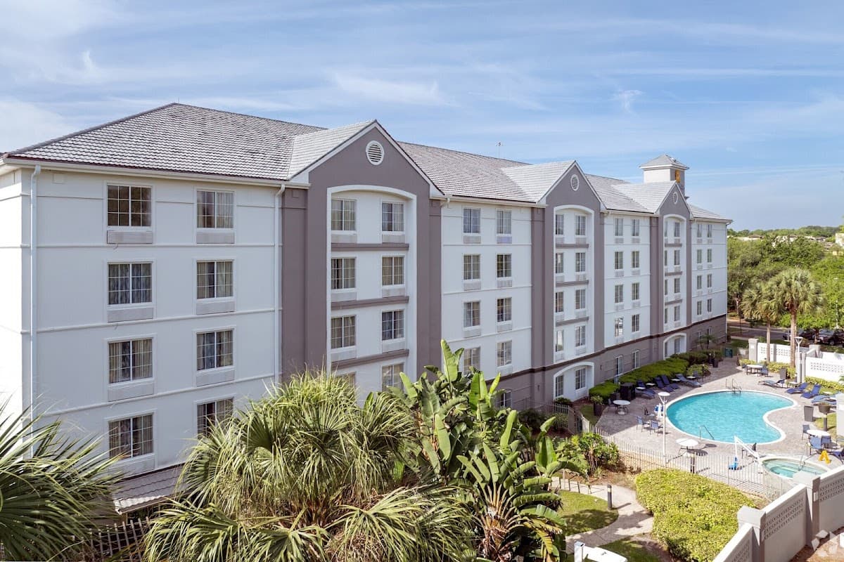 La Quinta Inn & Suites by Wyndham Orlando Lake Mary