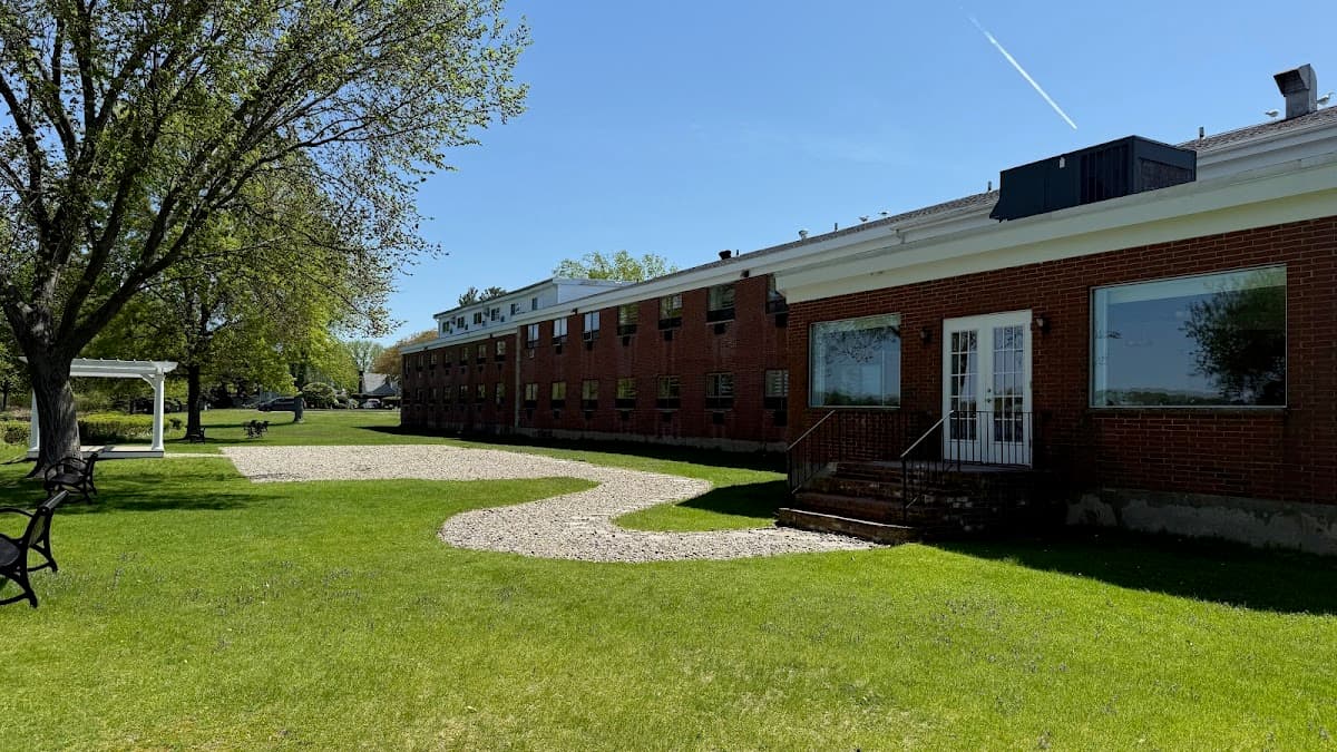 Lakeside Inn