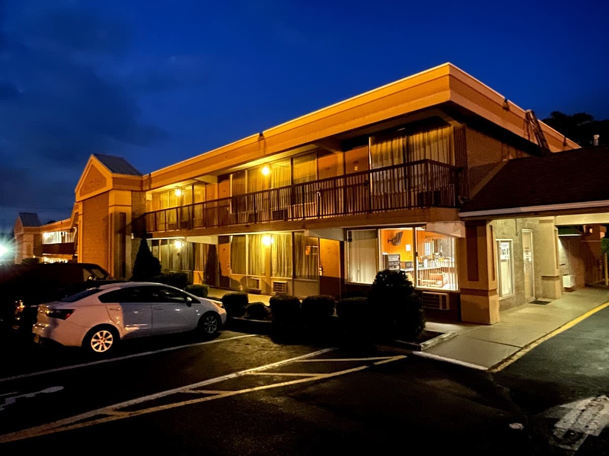 Travelers Inn