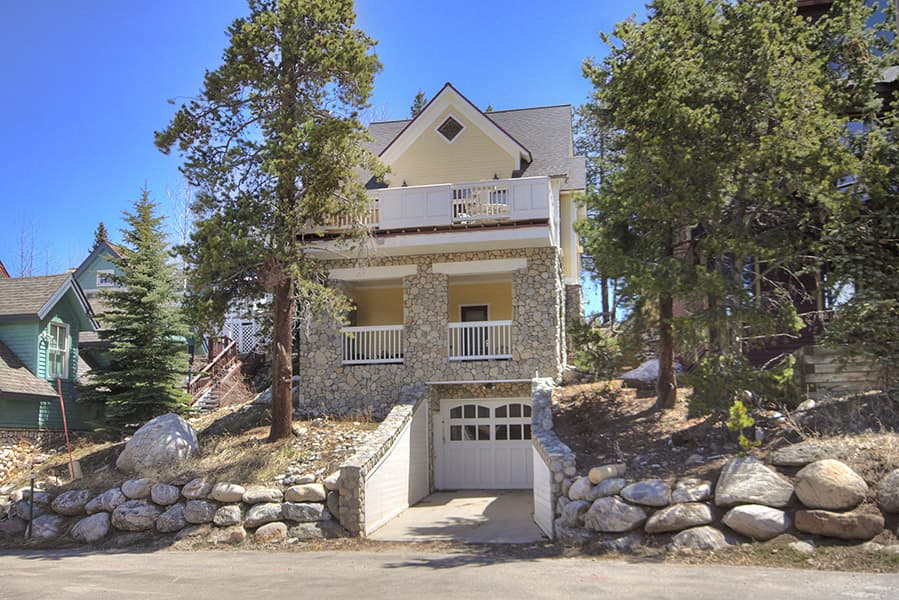 Ridge Street Lookout by Pinnacle Lodging