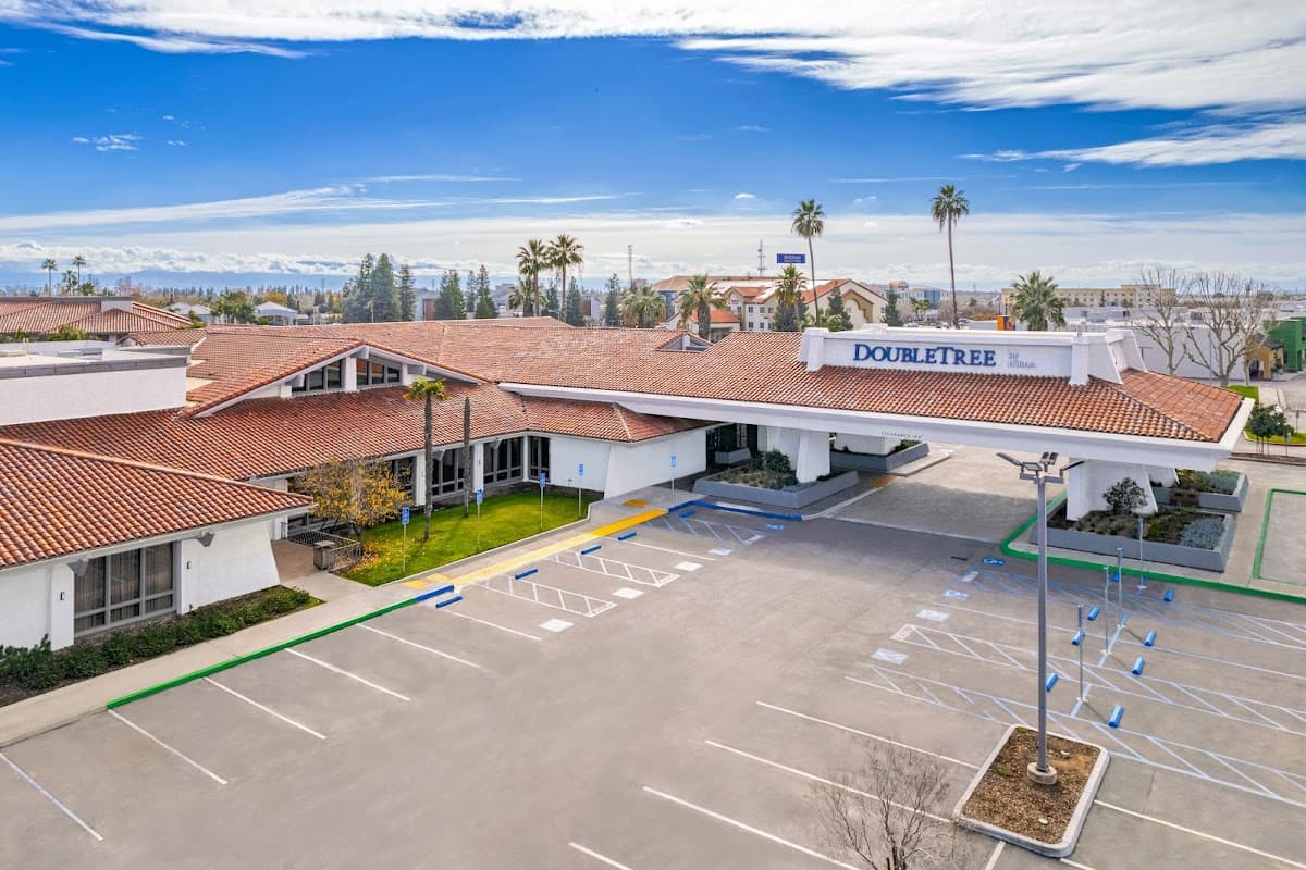 DoubleTree by Hilton Hotel Bakersfield