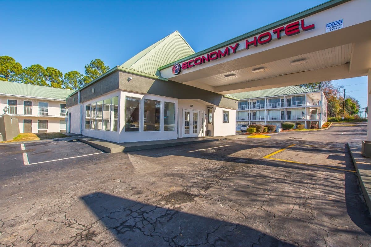 Economy Hotel Forest Park