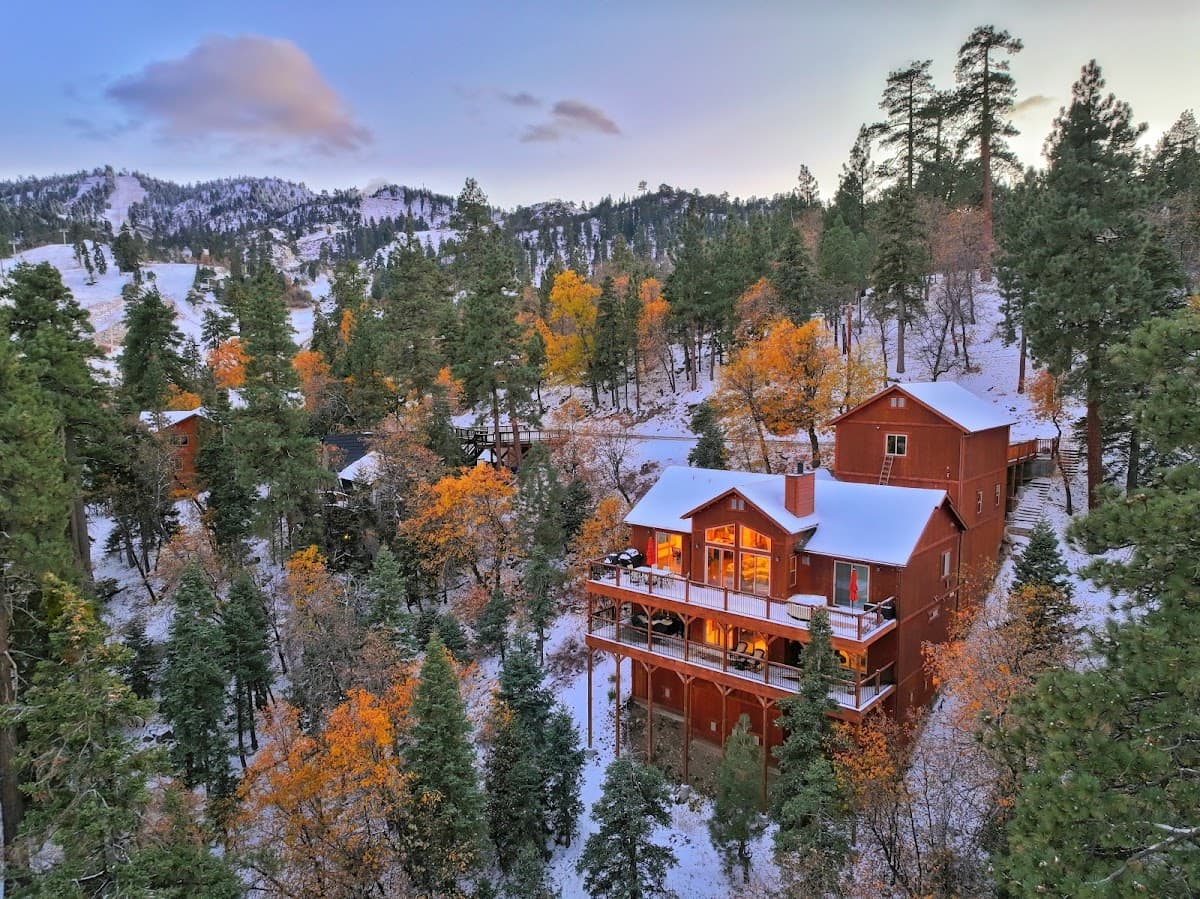 Eagle's Peak Lodge