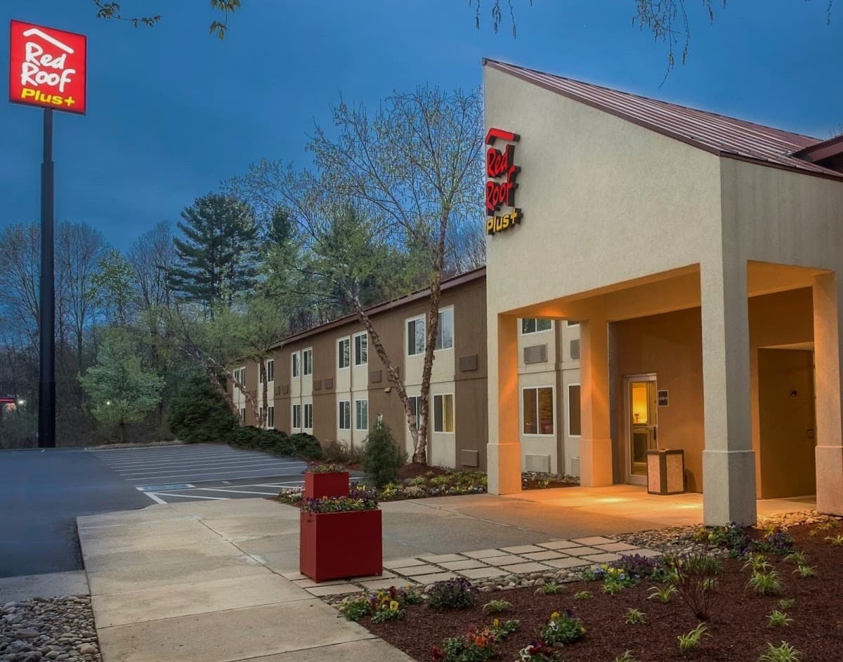 Red Roof PLUS+ South Deerfield – Amherst