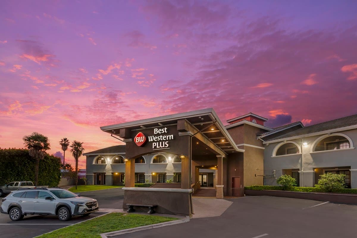 Best Western Plus Brookside Inn