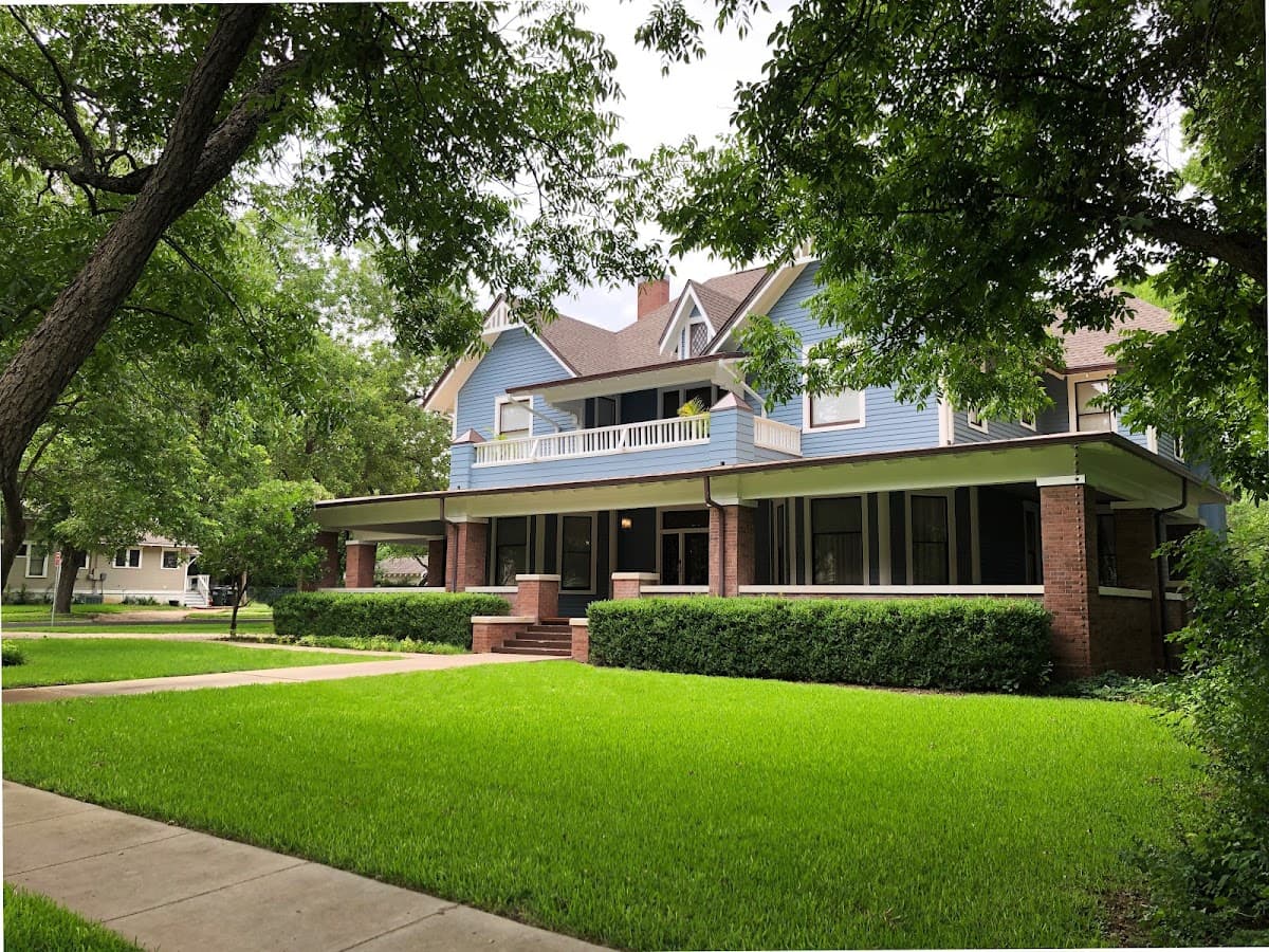 San Gabriel House Bed & Breakfast