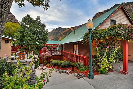 River's Edge Motel