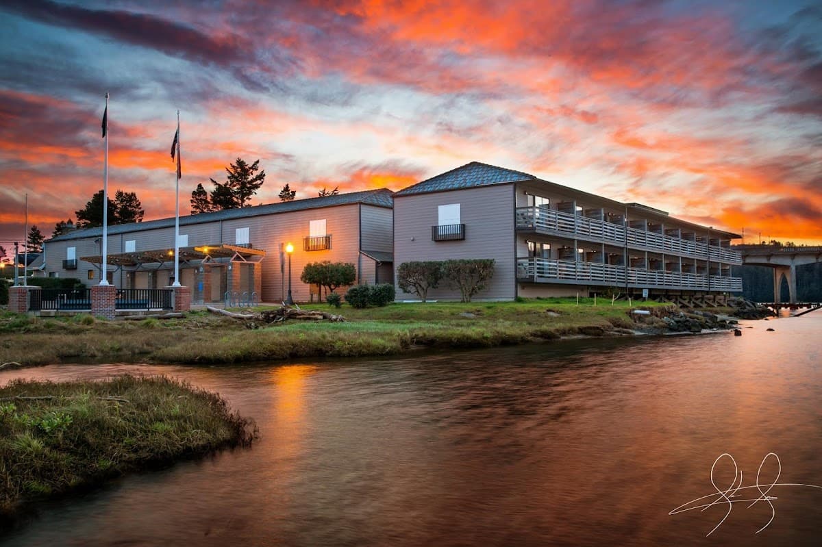 River House Inn, a Baymont by Wyndham