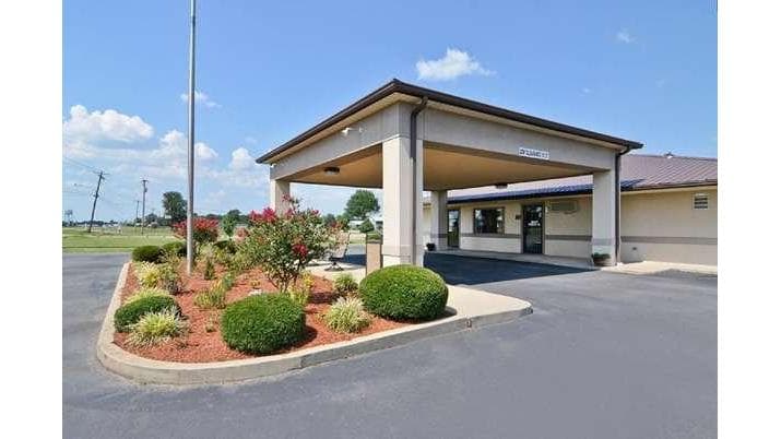 Super 8 by Wyndham McGehee