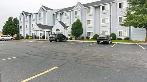 Motel 6 Sycamore, IL