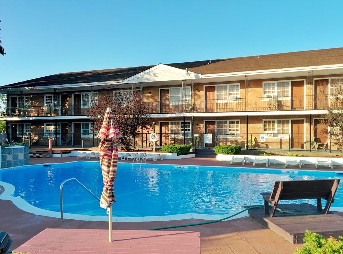 Budget Host Inn East End
