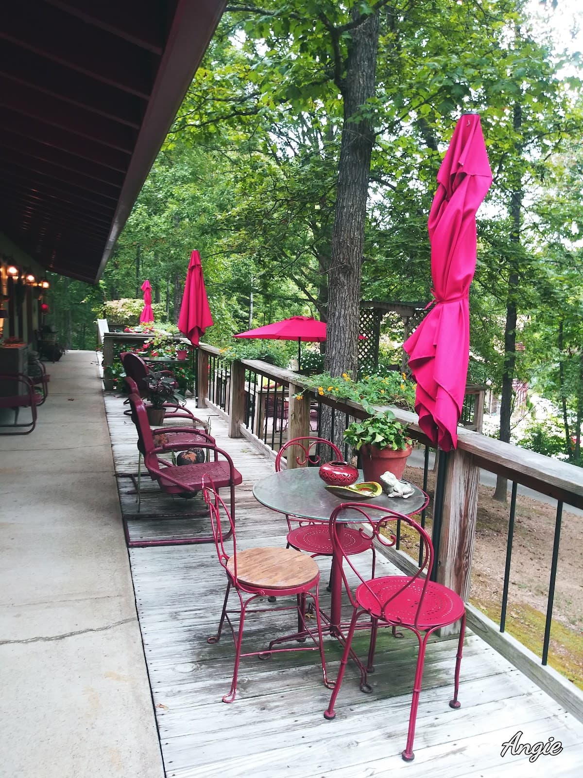 Wood Creek Lodge