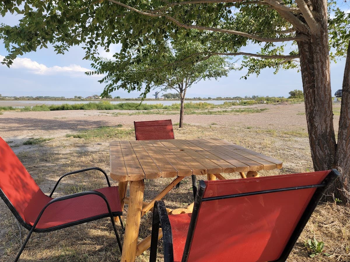 Lakeshore Bliss RV Resort and Campground on Gunnison Bend Reservoir