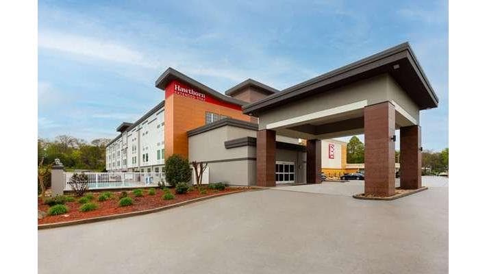 La Quinta Inn & Suites by Wyndham Knoxville Papermill