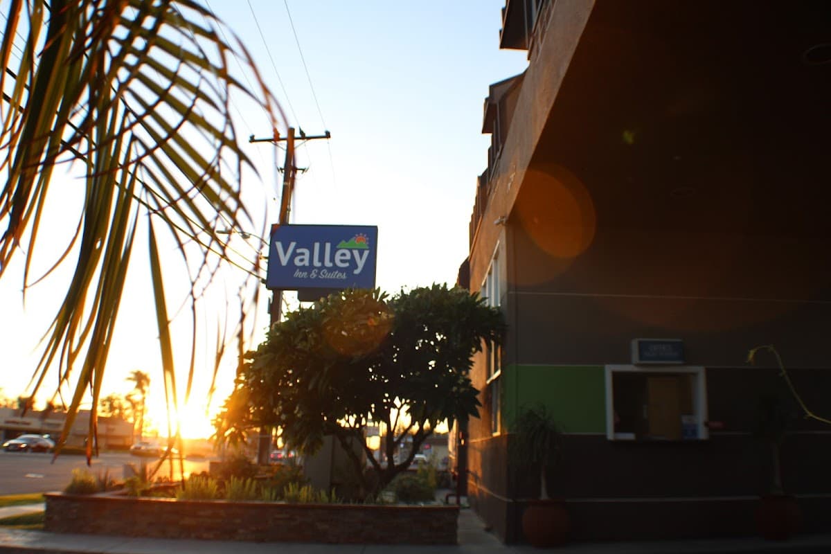 Valley Inn and Suite