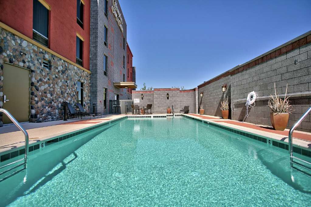 Hampton Inn & Suites Scottsdale at Talking Stick