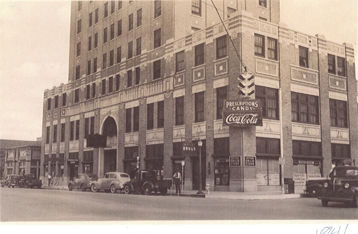 Hotel Settles