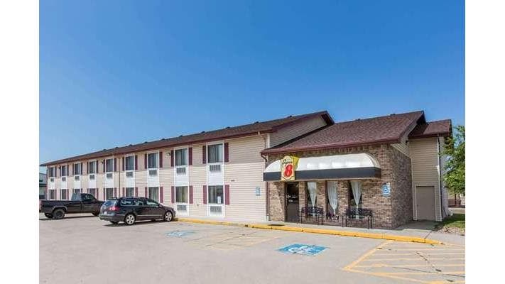 Super 8 by Wyndham Wayne