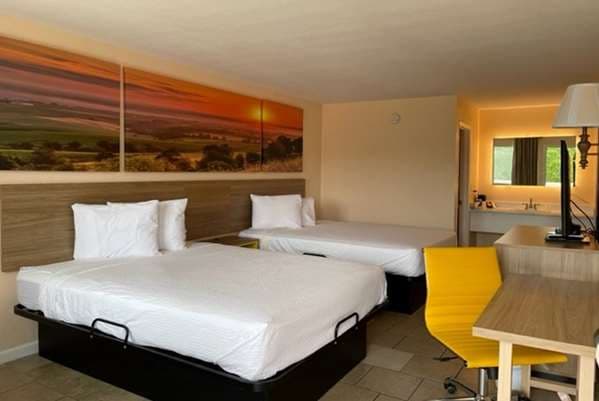 Days Inn by Wyndham Branson Near Theatre District