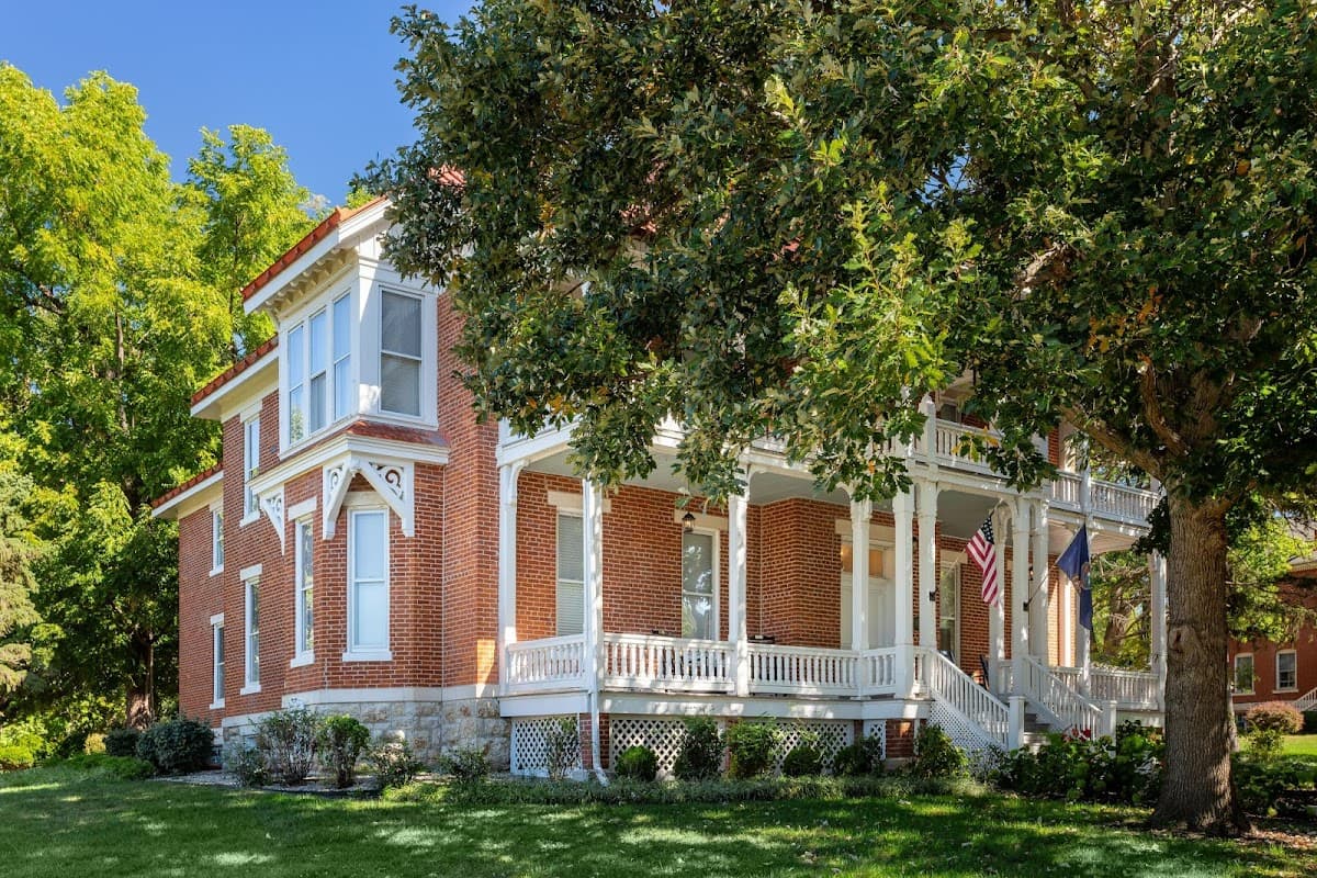 IHG Army Hotels Otis & Custer House - Historia