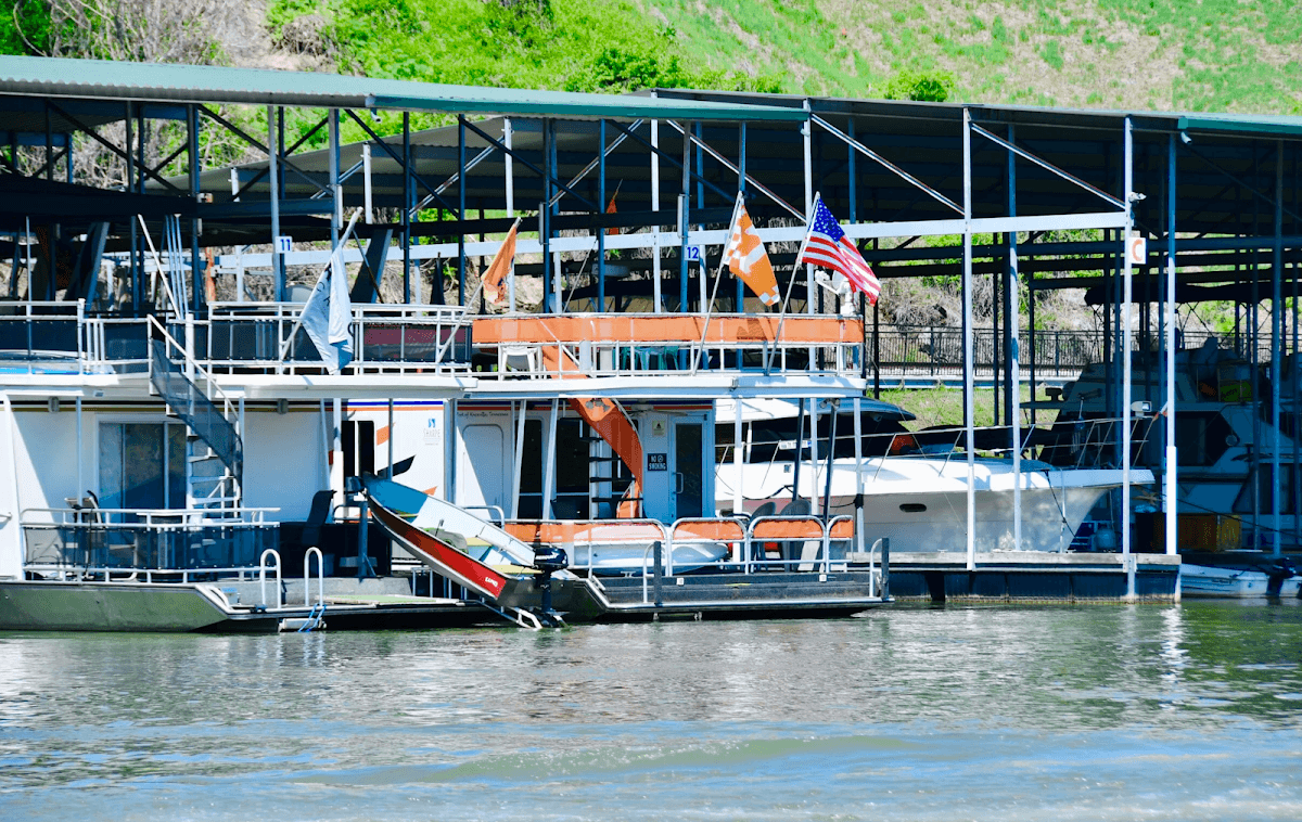 Volunteer Landing Marina