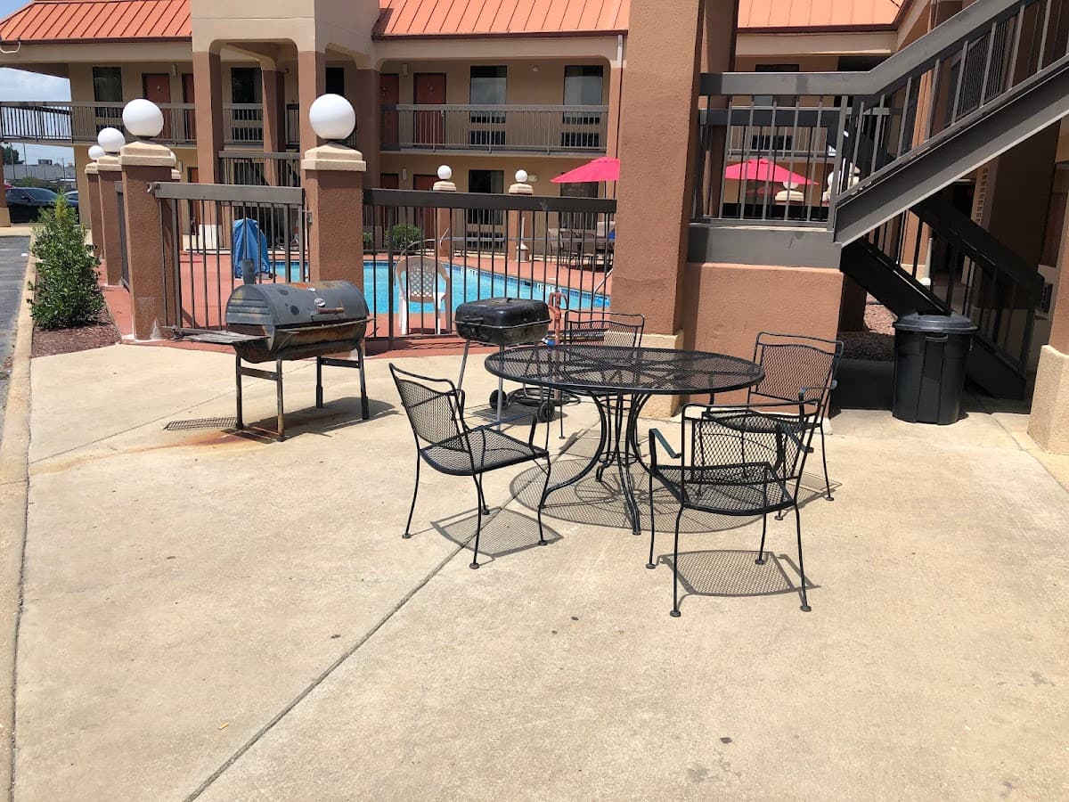 Days Inn by Wyndham Columbus