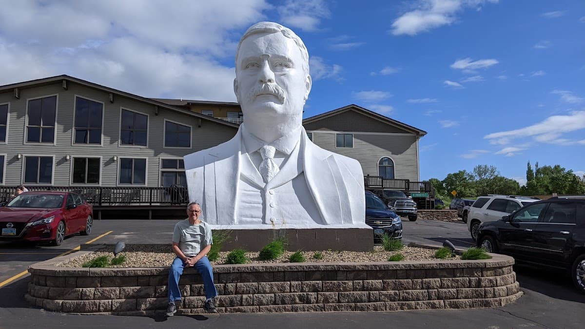 Roosevelt Inn & Suites