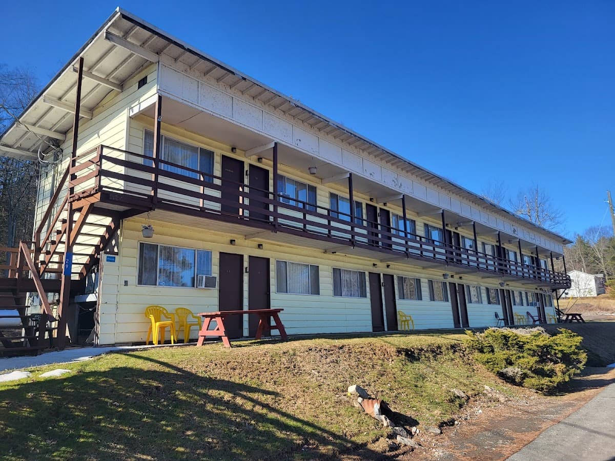Lakeview Cottages & Motel