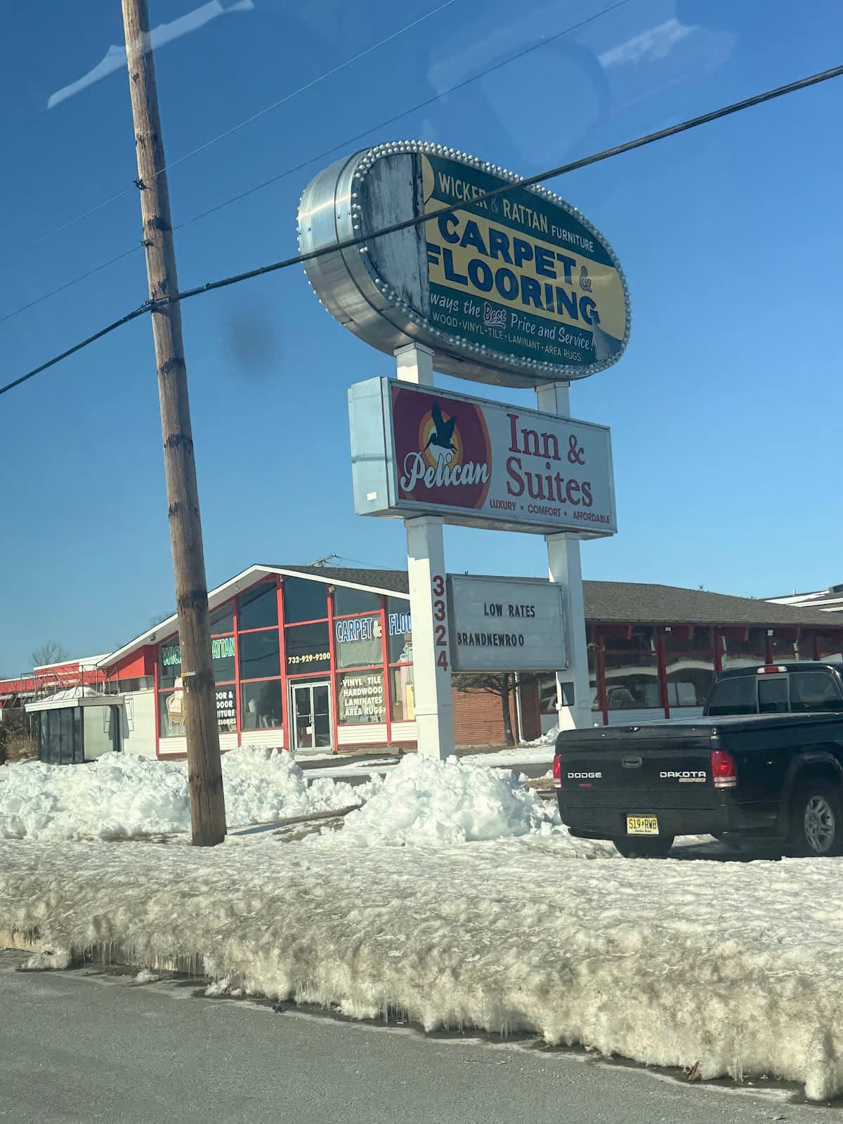 Pelican Inn & Suites